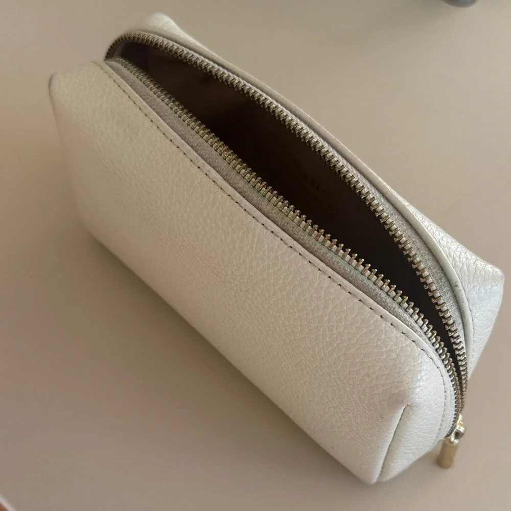 Cuyana Tech Case - Picture 1 of 6
